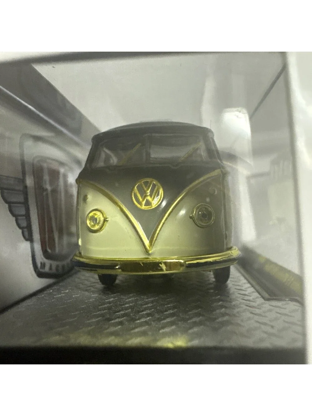 M2 Machines Auto-Thentics 1958 VW Microbus 15 Window USA VWS01 CHASE Limit 1,000